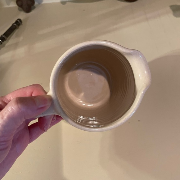 Yesteryears Pottery Noah's Ark Marshall Texas Small Pitcher 4 1/4" Tall Cream - Picture 6 of 8